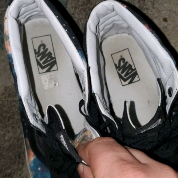 Vans - Picture 3 of 4